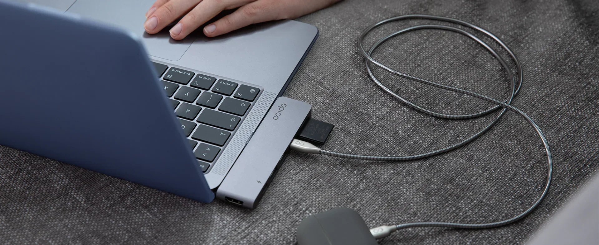 Adaptor Epico Type-C Hub 6in1 8K/30Hz, Space Grey - Image 2