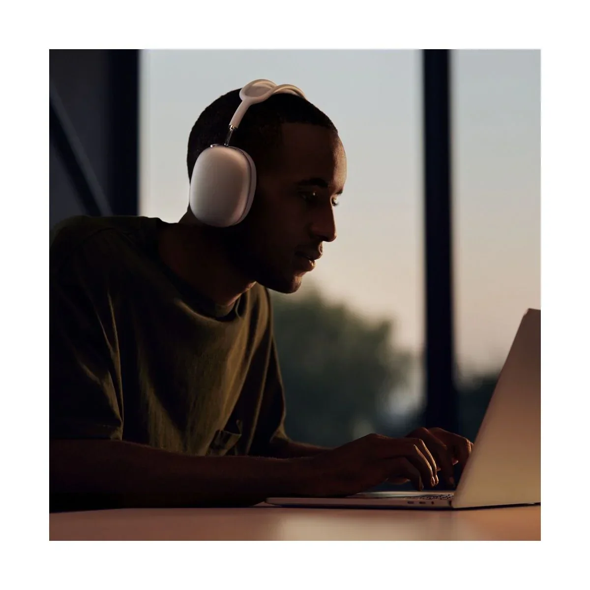 Resigilat: Casti Over-Ear Apple AirPods Max, Space Gray - Image 4