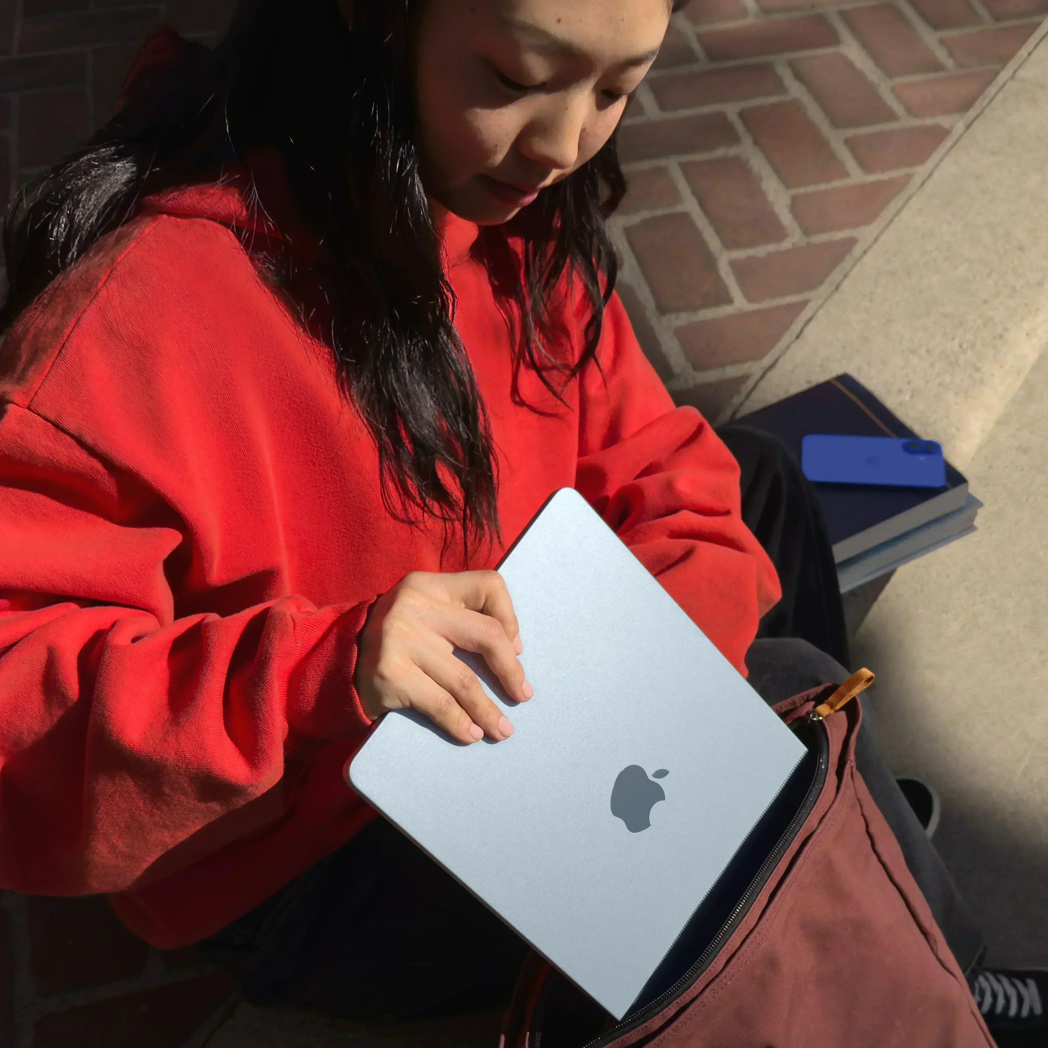 Resigilat: MacBook Air 13", procesor Apple M4, 10 nuclee CPU si 10 nuclee GPU, 16GB, 512GB, Starlight, INT KB - Image 8