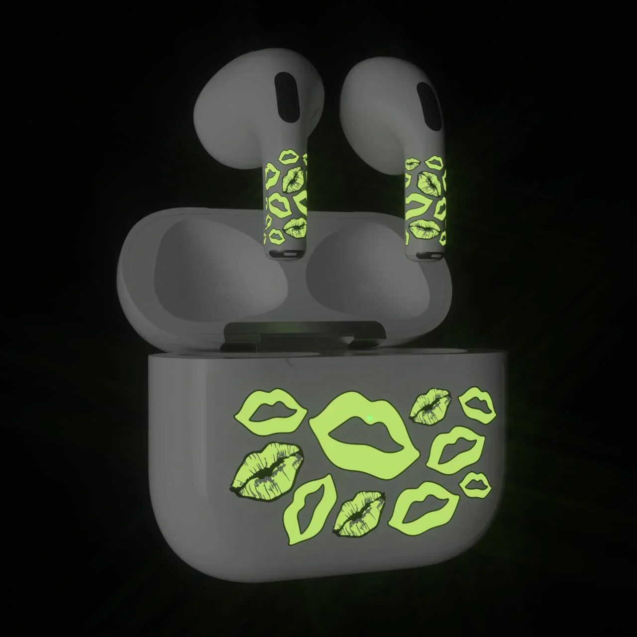 Skin NOA pentru AirPods 3rd Gen. - Buze fosforescente - Image 4